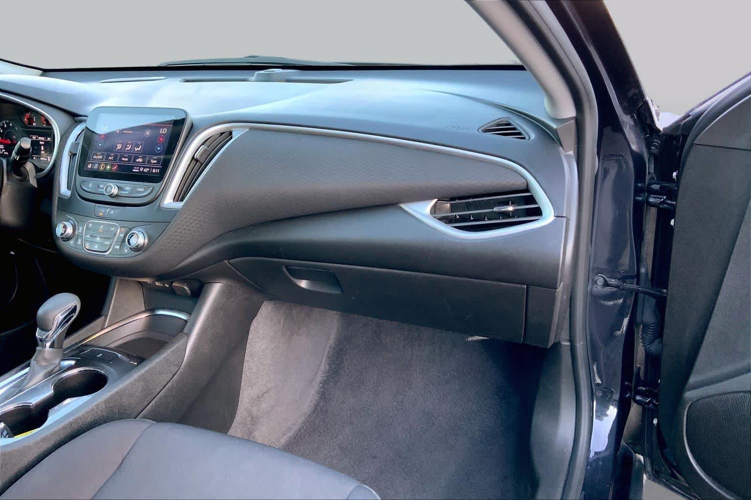 Used 2023 Chevrolet Malibu LT FWD image 16