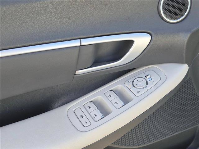 Used 2025 Hyundai Sonata SEL FWD image 11