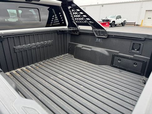 Used 2024 Toyota Tacoma Trailhunter image 11