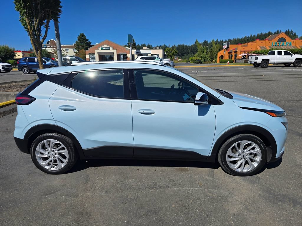 Used 2022 Chevrolet Bolt EUV LT w/ Driver Confidence Package FWD image 8