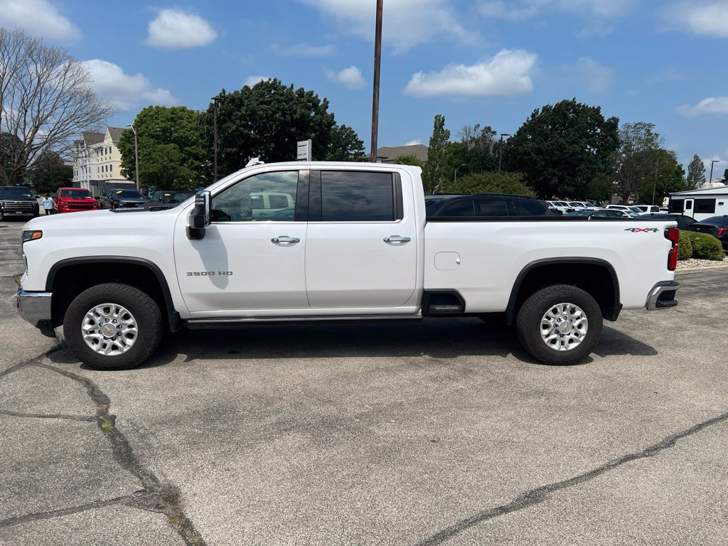 Used 2024 Chevrolet Silverado 3500 LTZ AWD/4WD image 2