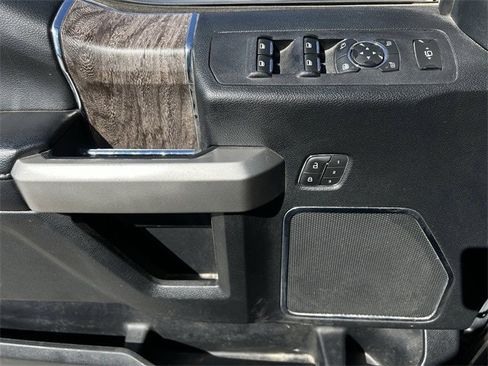Used 2019 Ford F250 Lariat w/ Lariat Ultimate Package image 27