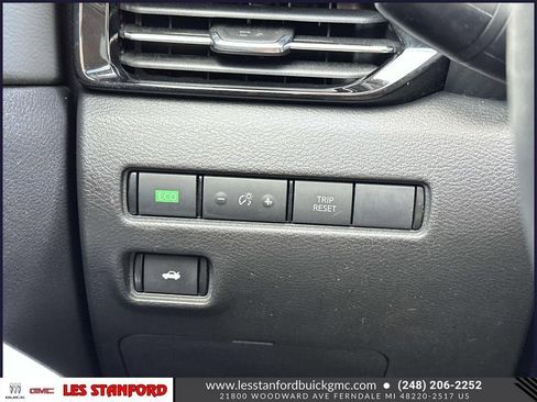 Used 2022 Nissan Sentra SR w/ SR Premium Package image 27