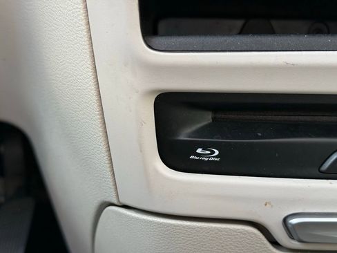 Used 2017 Chrysler Pacifica Limited image 27