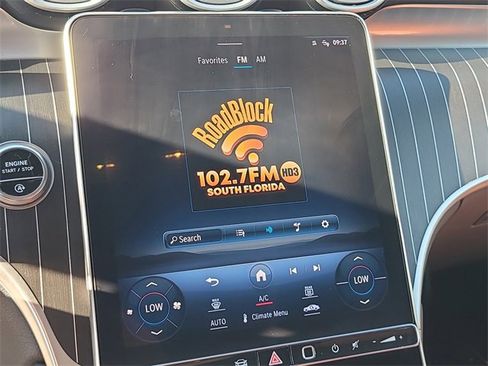 Used 2023 Mercedes-Benz GLC 300 4MATIC w/ Exclusive Trim Package image 33