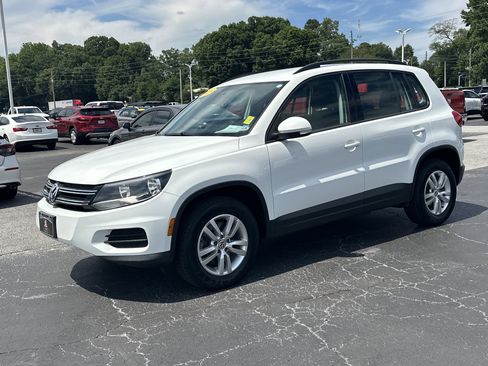 Used 2015 Volkswagen Tiguan SE FWD image 4