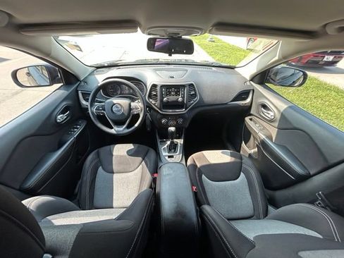 Used 2014 Jeep Cherokee Sport FWD image 27
