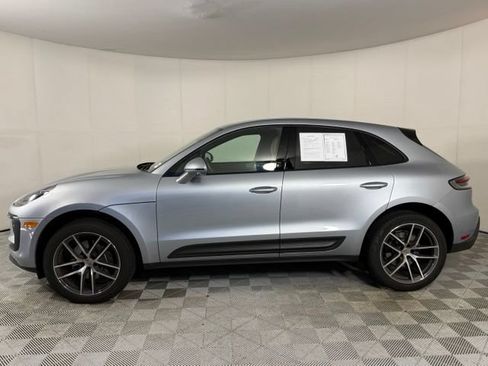 Used 2025 Porsche Macan AWD/4WD image 3