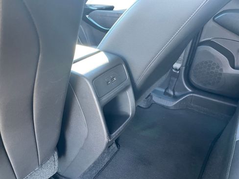 Used 2025 Chevrolet Trax LT image 23