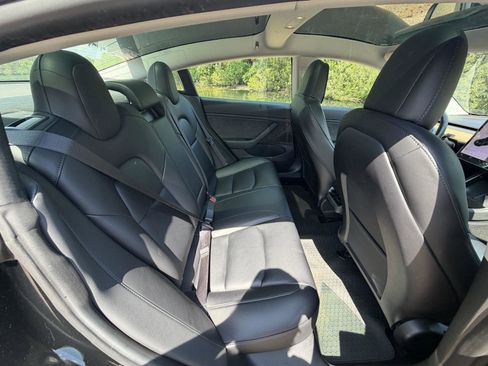 Used 2019 Tesla Model 3 Long Range RWD image 13