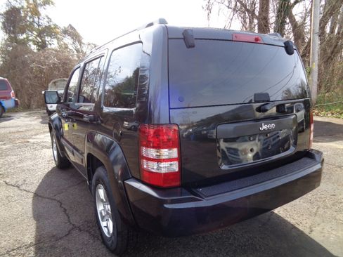 Used 2010 Jeep Liberty Sport w/ Popular Equipment Group image 7