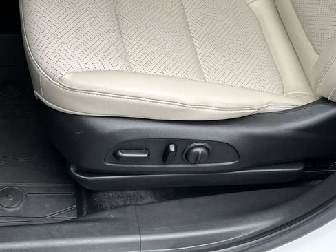 Used 2023 Buick Encore GX Essence w/ Experience Buick Package AWD/4WD image 11