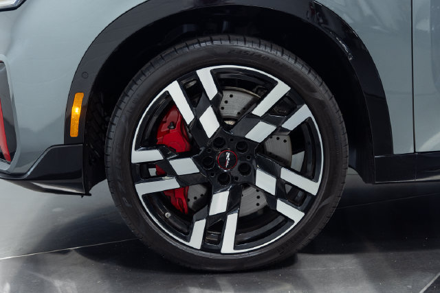 Certified 2025 MINI Cooper Countryman John Cooper Works w/ Comfort Package Max AWD/4WD image 25