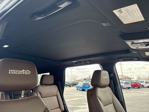 Used 2022 Chevrolet Tahoe High Country AWD/4WD image 41
