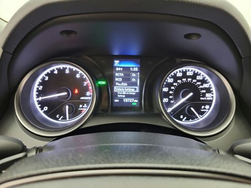 Used 2024 Toyota Camry SE FWD image 10