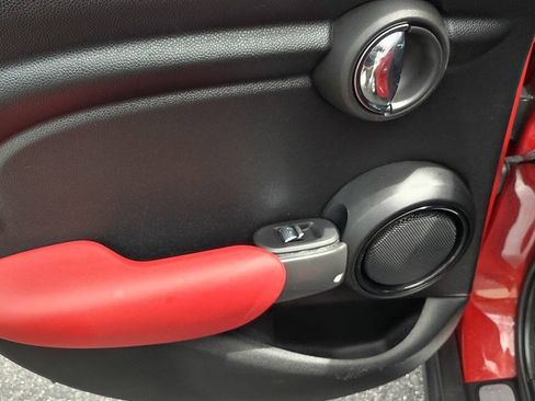 Used 2018 MINI Cooper 4-Door Hardtop FWD image 31