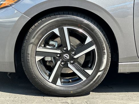 Used 2024 Nissan Sentra SV image 24