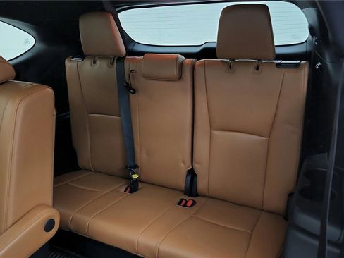 Used 2023 Toyota Highlander Platinum image 34