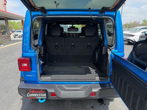 Used 2022 Jeep Wrangler Unlimited Sahara w/ Cold Weather Group image 35