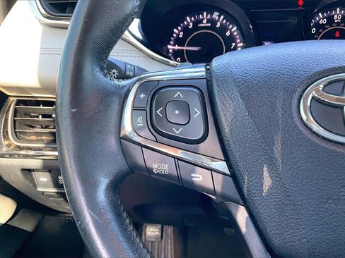 Used 2013 Toyota Avalon image 9