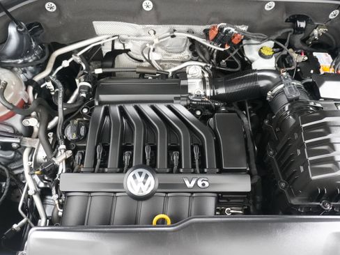 Used 2018 Volkswagen Atlas SE FWD image 33