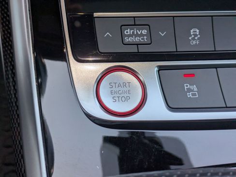 Used 2020 Audi SQ7 Premium Plus w/ SQ7 Black Optic Package image 19