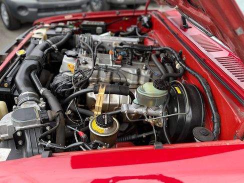 Used 1993 Toyota Pickup Deluxe AWD/4WD image 37