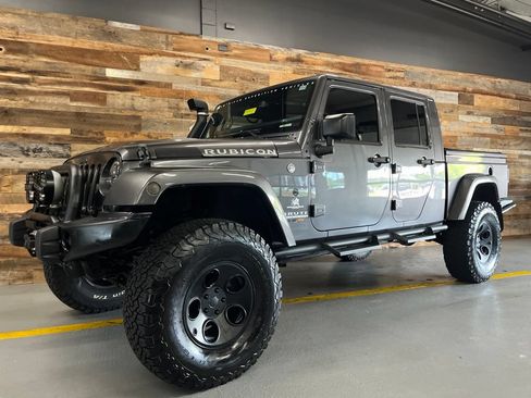 Used 2016 Jeep Wrangler Unlimited Rubicon w/ Connectivity Group AWD/4WD image 22