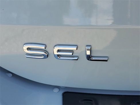 New 2025 Volkswagen Taos SEL image 7