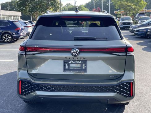 Certified 2025 Volkswagen Tiguan SE R-Line AWD/4WD image 6