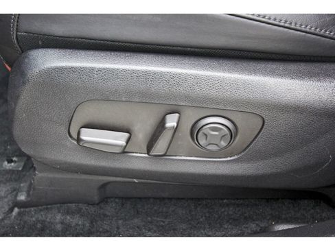 Used 2025 Kia Carnival SX w/ SX Dark Edition Package FWD image 29