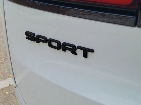Used 2025 Land Rover Range Rover Sport SE AWD/4WD image 13