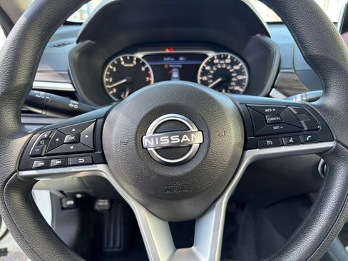 Used 2025 Nissan Altima 2.5 SV FWD image 28