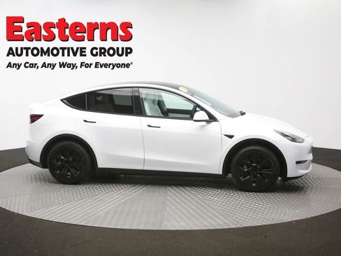 Used 2022 Tesla Model Y Long Range image 41