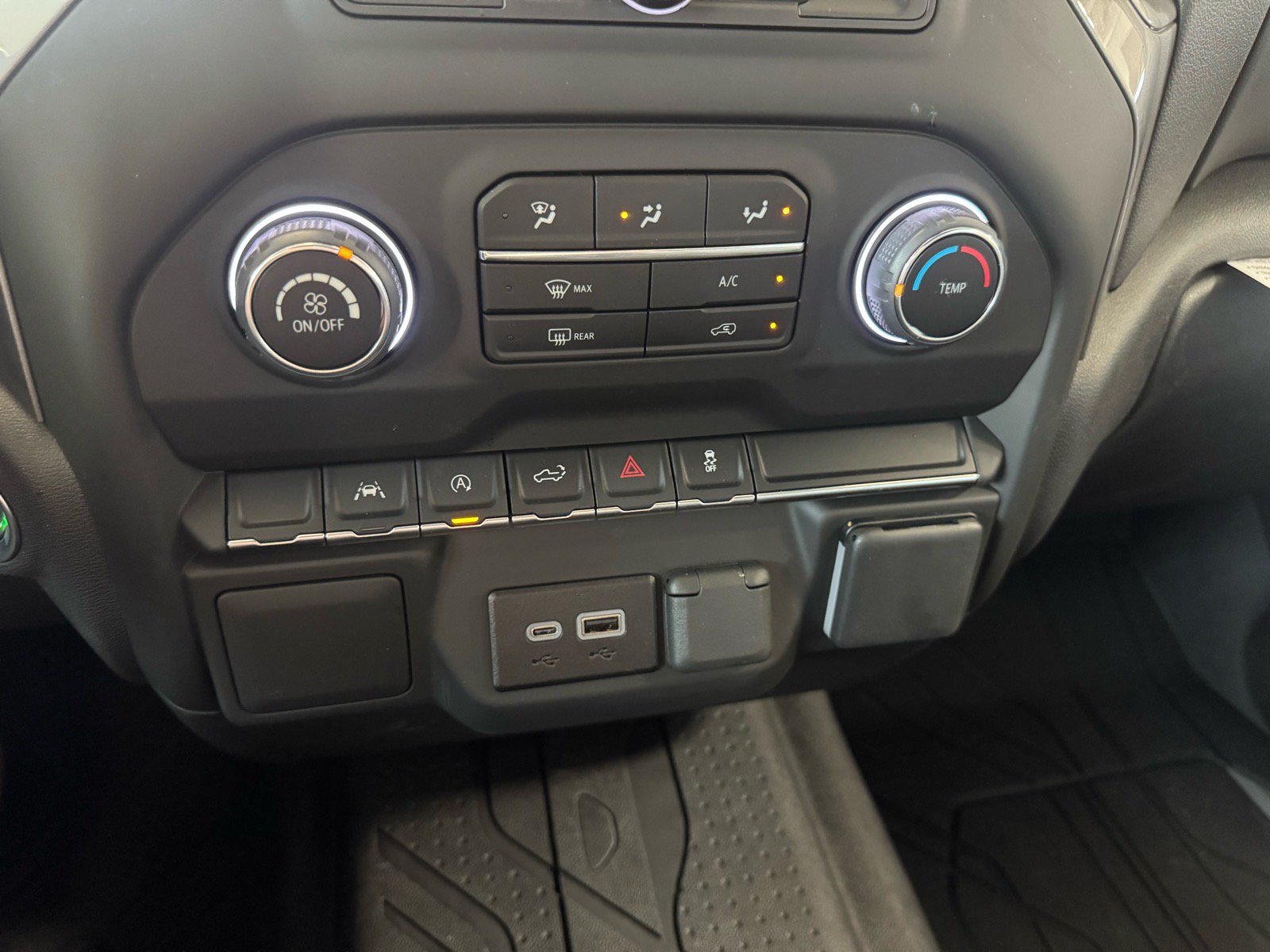 Used 2025 Chevrolet Silverado 1500 Custom w/ Turbomax Blackout Package AWD/4WD image 21