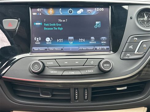 Used 2020 Buick Envision Premium w/ Driver Confidence Package image 30