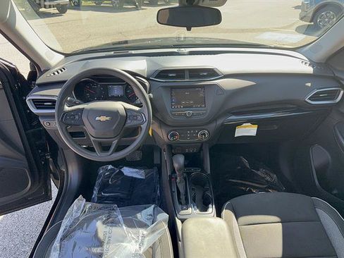 Certified 2023 Chevrolet TrailBlazer LS FWD image 13