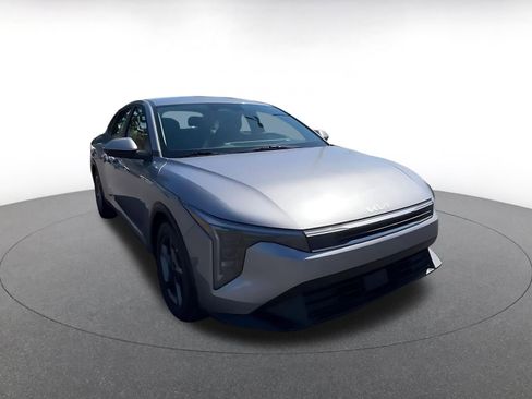 Used 2025 Kia K4 FWD image 3