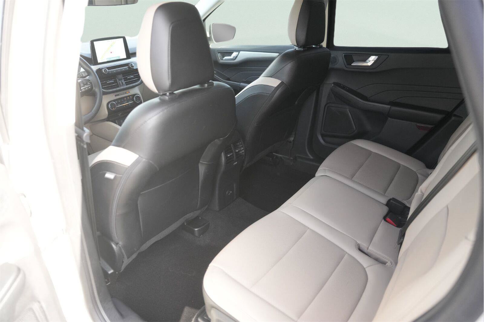 Used 2022 Ford Escape SEL w/ Technology Package FWD image 11