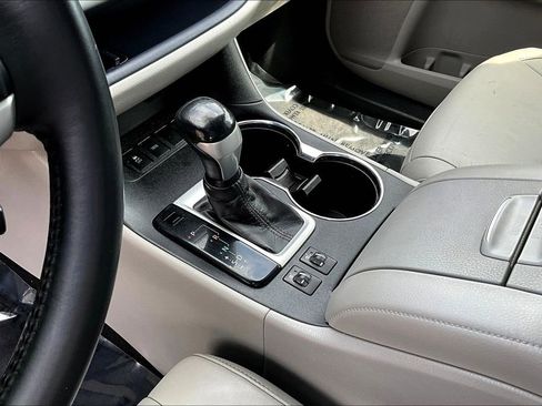 Used 2015 Toyota Highlander XLE FWD image 20