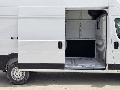 New 2025 RAM ProMaster 3500 w/ Roll-Up Rear Door Package image 8