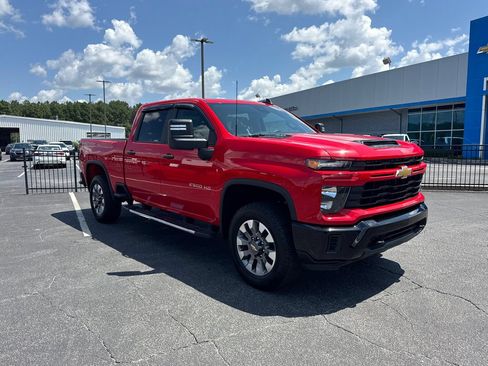 Used 2024 Chevrolet Silverado 2500 Custom w/ Custom Convenience Package AWD/4WD image 4