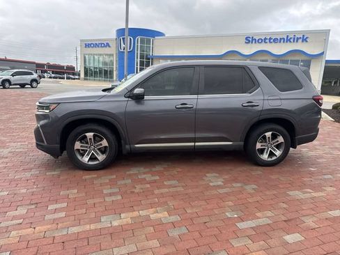 Used 2023 Honda Pilot EX-L image 3