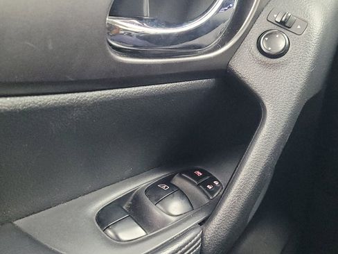 Used 2016 Nissan Rogue S FWD image 27