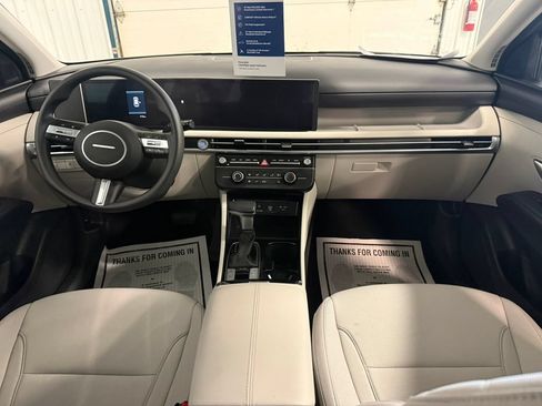 Certified 2025 Hyundai Tucson SE AWD/4WD image 2
