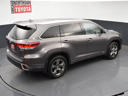 Used 2017 Toyota Highlander Limited Platinum image 33