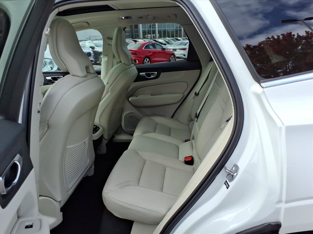 Used 2021 Volvo XC60 T5 Inscription AWD/4WD image 14