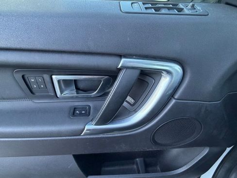 Used 2019 Land Rover Discovery Sport HSE image 22