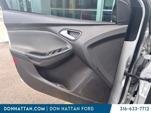 Used 2014 Ford Focus SE FWD image 3