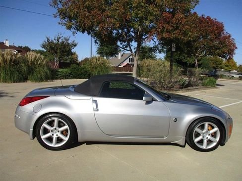 Used 2005 Nissan 350Z Grand Touring RWD image 2